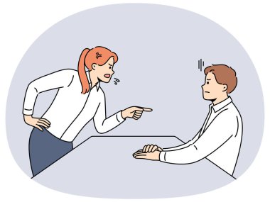 Kızgın kadın yönetici hata yapan ya da teslim tarihini ihlal eden bir adama bağırarak astlarını azarlıyor. Saldırgan kız yönetici, meslektaşıyla tartışıyor. Olayları çözüyor ve sonuç alamadığı için aşağılıyor.