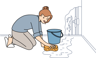 Endişeli kadın, patlamış borudan temiz su.