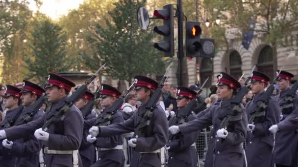 Londýn Velká Británie 2022 Vojáci Pochodují Starostově Výstavě — Stock video