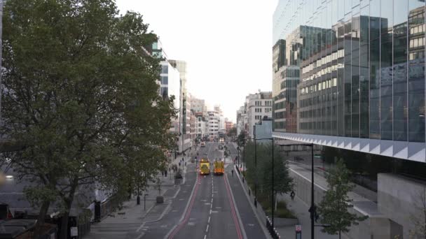 Londra Ngiltere 2022 Acil Durum Işıkları Açıkken Londra Yolu Kapatan — Stok video
