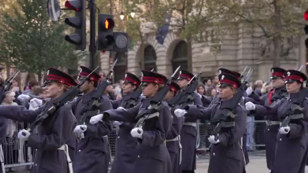Londres Reino Unido 2022 Soldados Marchando Desfile Lord Mayors — Vídeos de Stock