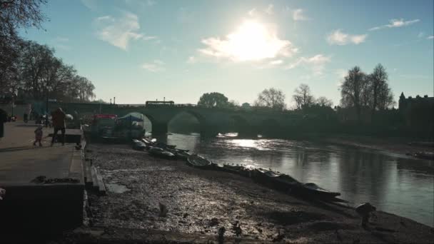 London 2022 Aufnahme Der Wunderschönen Richmond Bridge Einem Sonnigen Kalten — Stockvideo