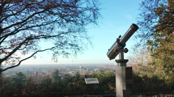 Лондон Великобритания 2022 Видеозапись Исторической Точки Холме Короля Генри Телескопом — стоковое видео