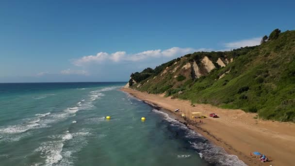 希腊科孚岛 2023 在科孚岛Agios Stefanos海滩拍摄的阳光灿烂的一天的无人机视频 蓝色的海水令人惊叹 — 图库视频影像