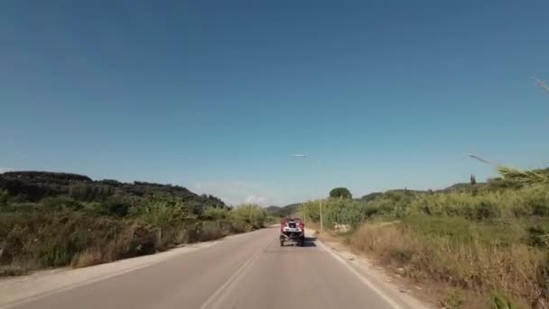 Isla Corfú Grecia 2023 Después Una Camioneta Remolcando Jet Ski — Vídeo de stock