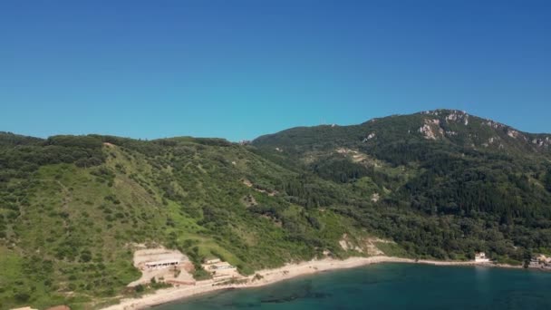 코르푸 그리스 2023 언덕의 배경으로 청록색 바다와 Agios Georgios 해변의 — 비디오