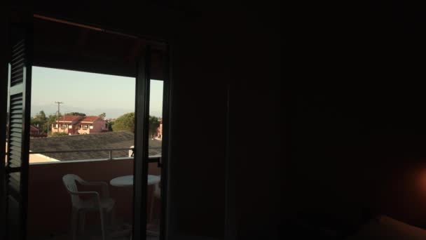 Corfu Eiland Griekenland 2023 Hotelkamer Uitstappen Het Balkon Met Een — Stockvideo