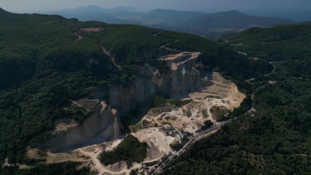 Corfu Eiland Griekenland 2023 Luchtfoto Van Kalksteengroeve Bij Troumpeta Pass — Stockvideo