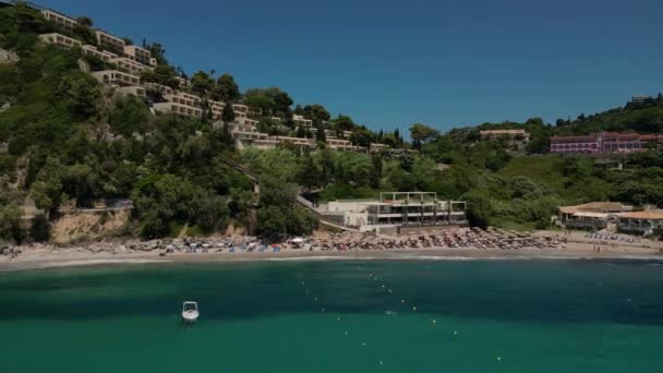 Insel Korfu Griechenland 2023 Drohnenaufnahmen Von Sanft Schwankenden Booten Sonnigen — Stockvideo