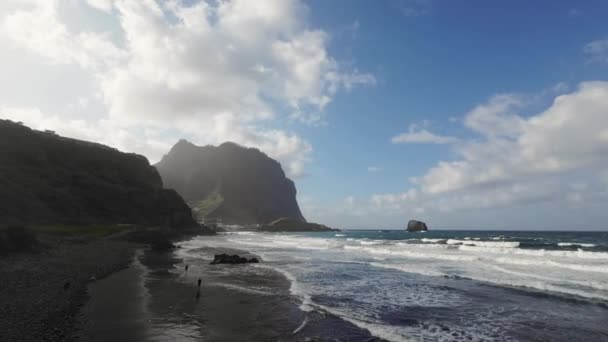 Madeira Portugal 2023 Hermosas Olas Golpeando Playa Praia Maiata Que — Vídeos de Stock