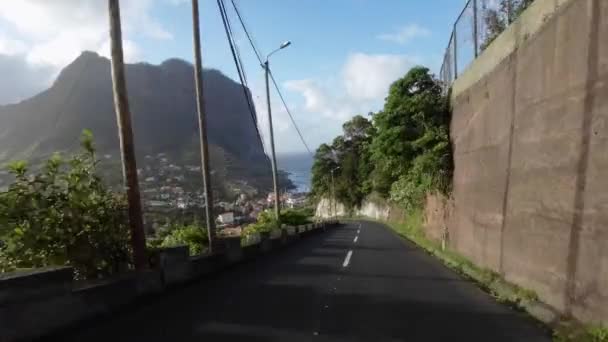 Madeira Portugal 2023 Rijden Door Een Heuvelweg Madeira Eiland Zonnige — Stockvideo