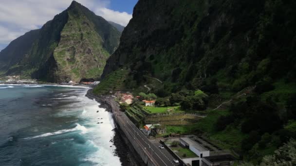 Madeira Portugal 2023 Belas Ondas Que Atingem Costa São Vicente — Vídeo de Stock