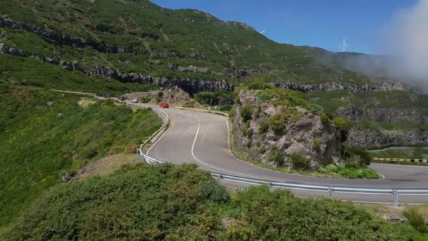 Madeira Portugalsko 2023 Krásné Letecké Záběry Hor Slunečného Dne Nízkými — Stock video