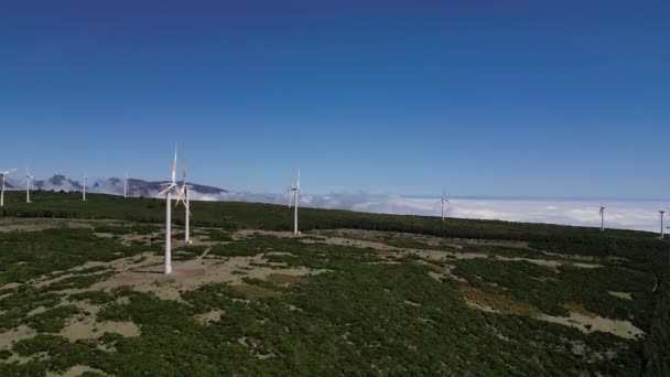 Madeira Portugalsko 2023 Krásné Letecké Záběry Větrných Elektráren Vrcholu Hory — Stock video