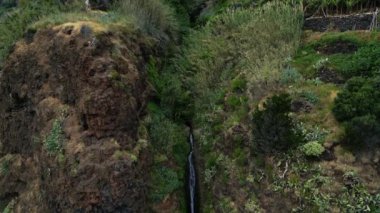 Madeira, Portekiz - 2023.04.04 - 09: Cascata dos Anjos Waterfon 'un akşam çekimleri