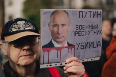 Londra - İngiltere - 2025.02.22 Destekçiler, Rusya 'nın tam ölçekli Ukrayna işgali olarak üçüncü yıldönümü münasebetiyle düzenlenen gösteride