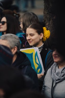 Londra - İngiltere - 2025.02.22 Destekçiler, Rusya 'nın tam ölçekli Ukrayna işgali olarak üçüncü yıldönümü münasebetiyle düzenlenen gösteride
