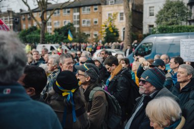 Londra - İngiltere - 2025.02.22 Destekçiler, Rusya 'nın tam ölçekli Ukrayna işgali olarak üçüncü yıldönümü münasebetiyle düzenlenen gösteride