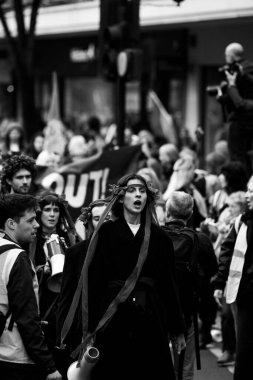 Londra - İngiltere - 2025.02.22 Destekçiler, Rusya 'nın tam ölçekli Ukrayna işgali olarak üçüncü yıldönümü münasebetiyle düzenlenen gösteride