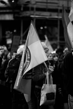 Londra - İngiltere - 2025.02.22 Destekçiler, Rusya 'nın tam ölçekli Ukrayna işgali olarak üçüncü yıldönümü münasebetiyle düzenlenen gösteride