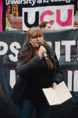 Londra - İngiltere - 2025.02.22 Ukrayna 'nın tam ölçekli işgali olarak Rusya' nın üçüncü yıldönümü münasebetiyle düzenlenen gösteride kalabalık toplandı