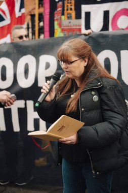 Londra - İngiltere - 2025.02.22 Ukrayna 'nın tam ölçekli işgali olarak Rusya' nın üçüncü yıldönümü münasebetiyle düzenlenen gösteride kalabalık toplandı