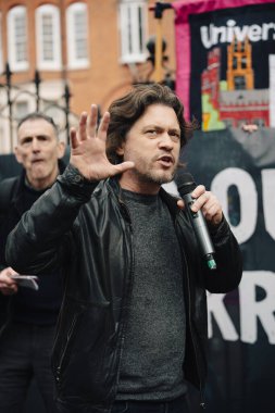 Londra - İngiltere - 2025.02.22 Ukrayna 'nın tam ölçekli işgali olarak Rusya' nın üçüncü yıldönümü münasebetiyle düzenlenen gösteride kalabalık toplandı