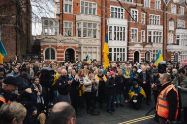 Londra - İngiltere - 2025.02.22 Ukrayna 'nın tam ölçekli işgali olarak Rusya' nın üçüncü yıldönümü münasebetiyle düzenlenen gösteride kalabalık toplandı