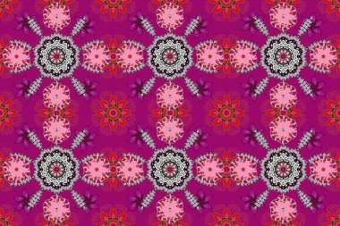 Raster illüstrasyonu. Şirin çiçekli kusursuz desen ve mor, beyaz ve turuncu renklerde yapraklar, suluboya çiçek deseni, duvar kağıdı, kart veya kumaş için fayanslı.