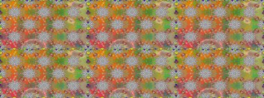 Gri renkli parlak çiçekli halı ile kusursuz desen..