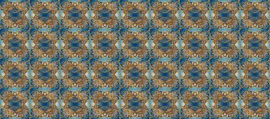 Barok tarzında kusursuz bir doğulu süsü. Geleneksel altın sarısı desenli gri ve mavi renkler ve altın elementler.