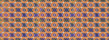 Turuncu renklerde ve altın elementlerle kusursuz klasik desen. Noel, kar tanesi, yeni yıl 2019.