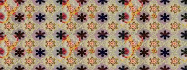 Raster deseni. Bahar çiçekleriyle desen dalla, bej renklerle çiçek siluetiyle.