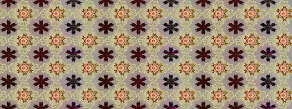 Gri ve nötr renklerde etnik çiçekli zarif bir eskiz deseni. Raster Çiçek İllüstrasyon Şirin Tekstil.