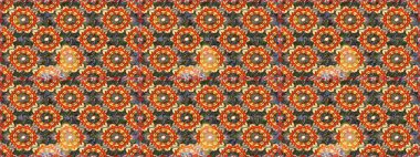 Doğum günü kartı, davetiye ya da afiş için iyidir. Kusursuz ortaçağ çiçek deseni. Dekoratif simetri arabesk. Raster illüstrasyonu. Kahverengi renklerde altın.