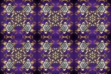 Damask kusursuz yinelenen arkaplan. Doku arka planında altın duvar kâğıdı. Mor, gri ve kahverengi renklerde altın element. Barok tarzında altın çiçekli süs..