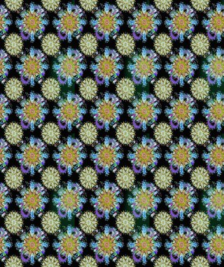 Siyah ve nötr renklerde parlak çiçekli halı deseni.