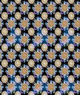 Siyah ve nötr renklerde çiçekler. Kumaş desenli papatya çiçekleri ayrıntıları.