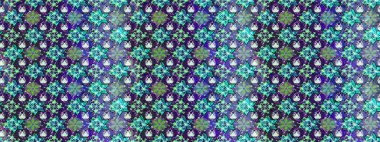 Mor ve mavi renkte çiçekler. Küçük çiçekte sevimli çiçek deseni var..