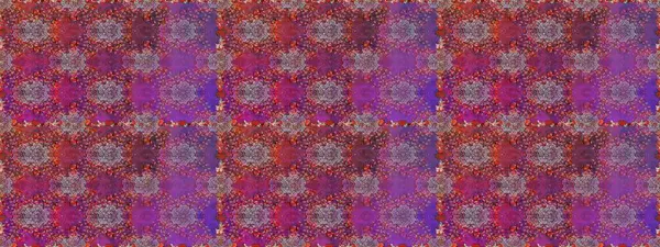 Çiçek süsü ile kusursuz desen. Mor ve kırmızı renkte çiçekler. Raster illüstrasyonu.