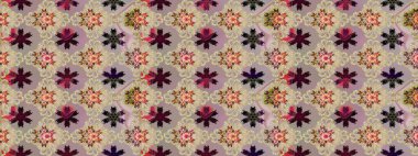 Tomurcukları papatya çiçekleri olan sevimli bir çiçek deseni. Eskiz geçmişi. Miles Fleur, süslü püslü bir süs. Raster illüstrasyonu. Kumaş, tekstil, duvar kağıdı baskısı için. Antika retro tarzı.