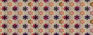 Tomurcukları papatya çiçekleri olan sevimli bir çiçek deseni. Eskiz geçmişi. Miles Fleur, süslü püslü bir süs. Raster illüstrasyonu. Kumaş, tekstil, duvar kağıdı baskısı için. Antika retro tarzı.