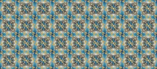 Arap dekoru mavi, gri ve nötr renklerde. Süslü dantel iz sürücü. Doğu tarzında klasik tasarım öğesi. Duvar kâğıdı için altın süslü bir illüstrasyon. Çiçekli süslemeli, pürüzsüz bir desen..