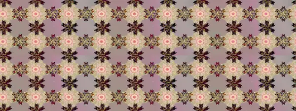 Çiçekler bej ve nötr renklerde. El çizimi çiçekli soyut çizim kalıbı. Raster illüstrasyonu.