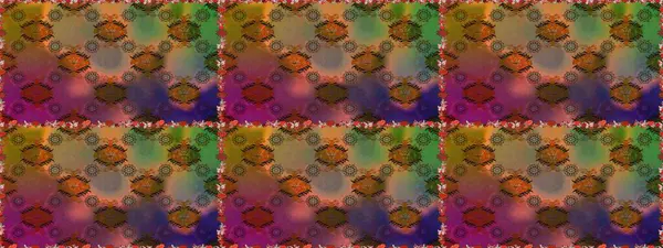 Raster dikişsiz çiçek deseni. Vadinin çiçekleri kahverengi ve mor renklerde.