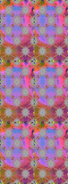 Çiçeksiz desenlerin resmi. Vadinin çiçekleri menekşe ve gri renklerde.