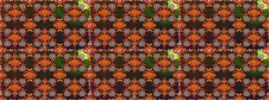 Küçük çiçekteki sevimli çiçek deseni. Kahverengi ve gri renkte çiçekler.