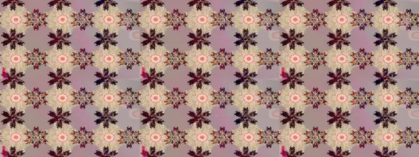 Suluboya stilinde bej renklerde. Küçük çiçekli yay deseni çiz. Raster illüstrasyonu.