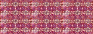 Suluboya, elle çizilmiş. Kusursuz bir arka plan modeli. Raster illüstrasyonu. Pembe ve mor yapraklı yabani çiçekler.