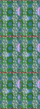 Sevgililer günü ve tebrik kartı konsepti için şık bir davetiye. Çiçek kompozisyonu, el boyası, hassas şablon. Yeşil renkte manzaralı çiçek deseni. Üst görünüm, yumuşak biçim.